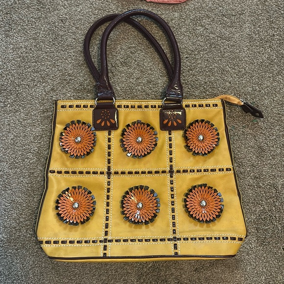 Nicole Lee Handbags - Nicole Lee flower purse ￼